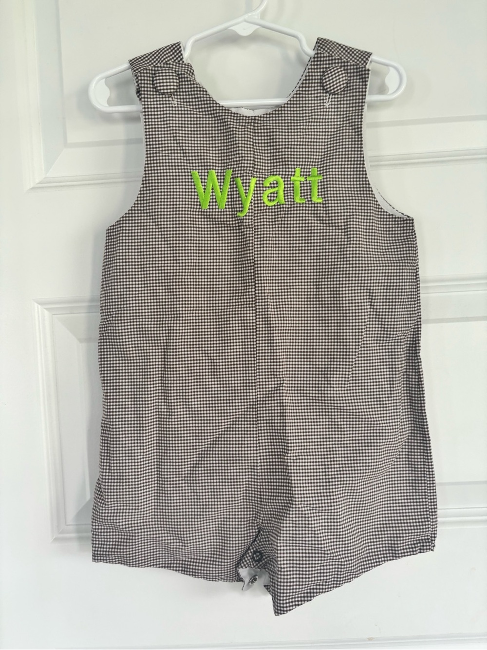 Monogramed Boys Gingham Romper with Bright Green Name

Wyatt